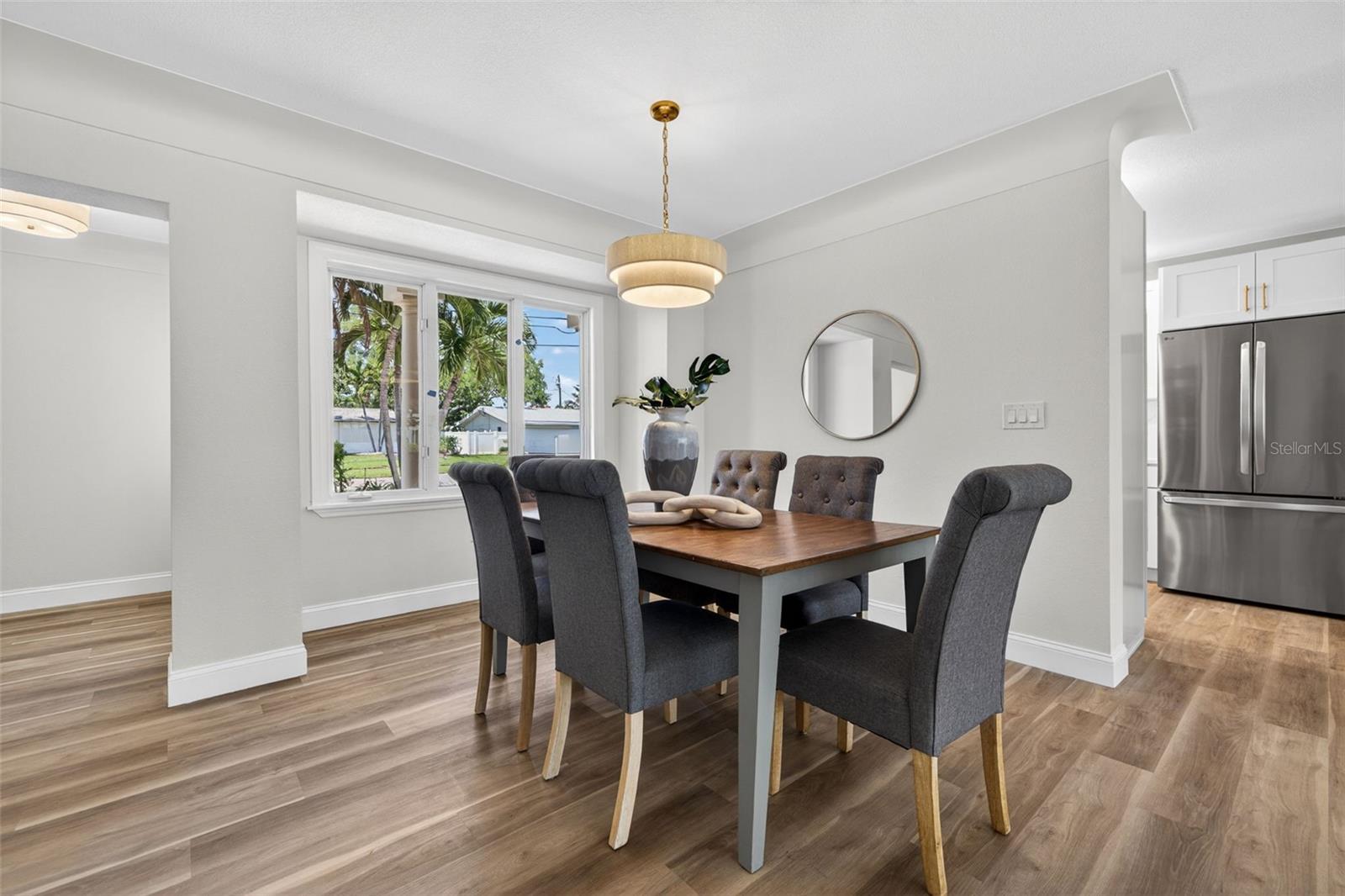 Listing photo id 13 for 1233 Eden Isle Drive Ne