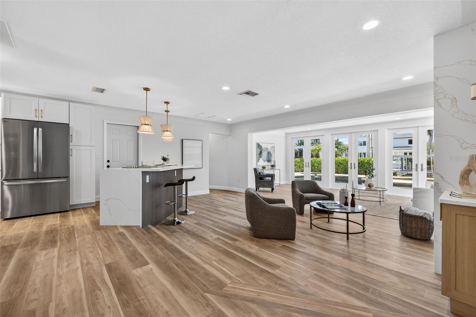 Listing photo id 14 for 1233 Eden Isle Drive Ne