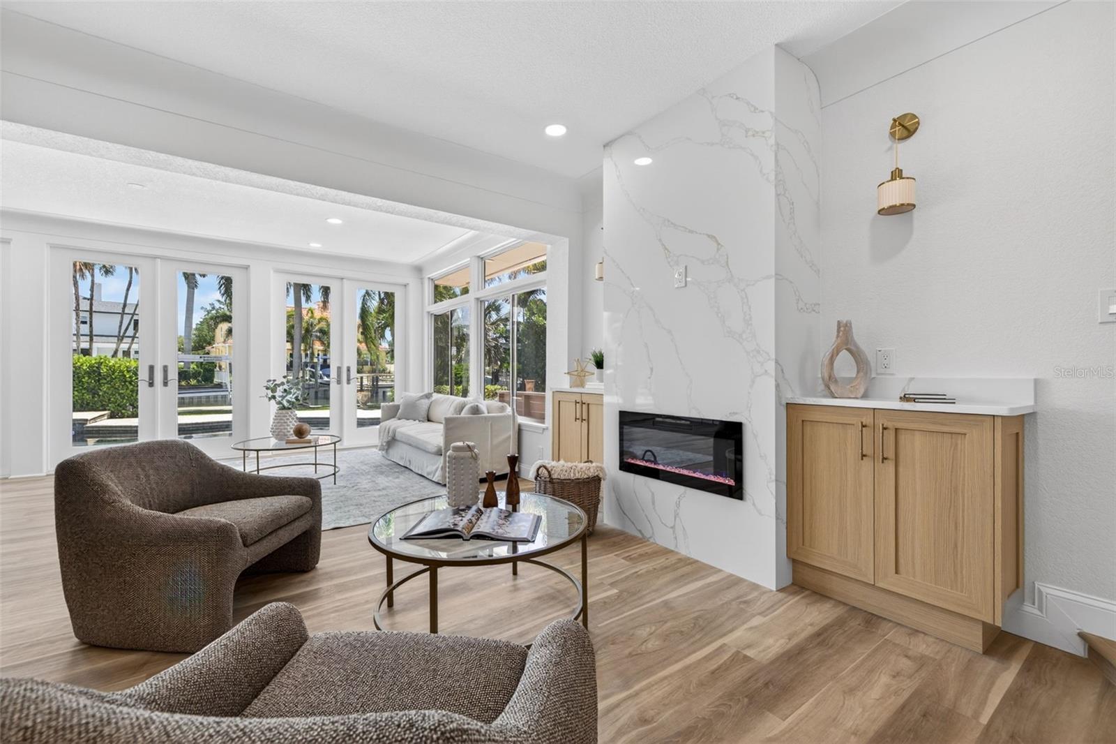 Listing photo id 16 for 1233 Eden Isle Drive Ne