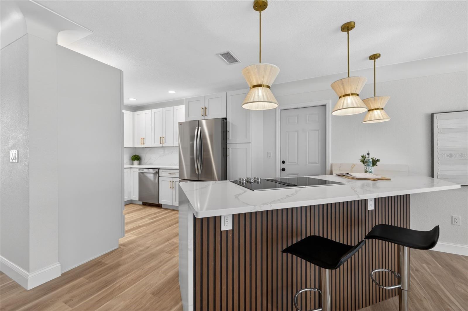 Listing photo id 21 for 1233 Eden Isle Drive Ne