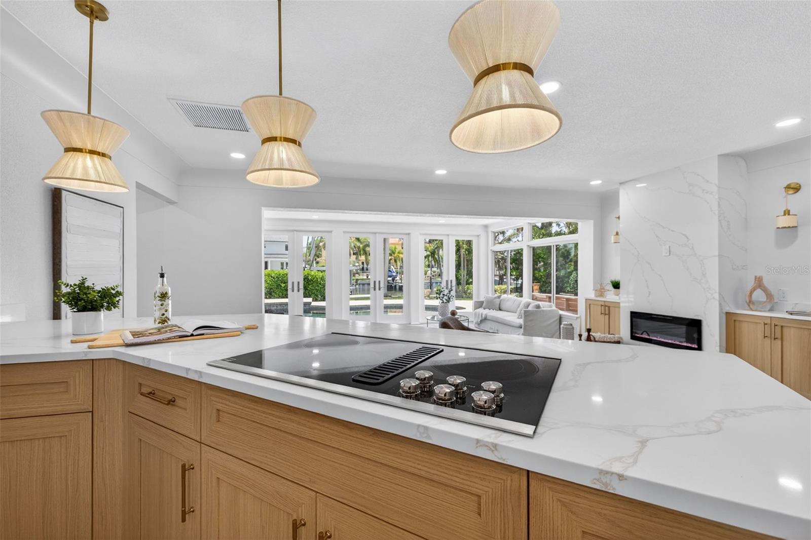 Listing photo id 22 for 1233 Eden Isle Drive Ne