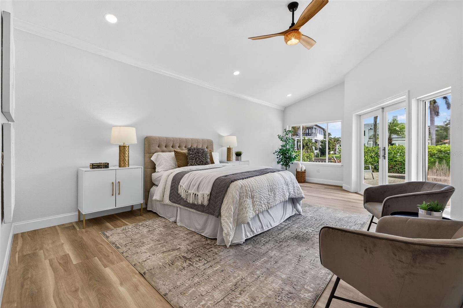 Listing photo id 28 for 1233 Eden Isle Drive Ne