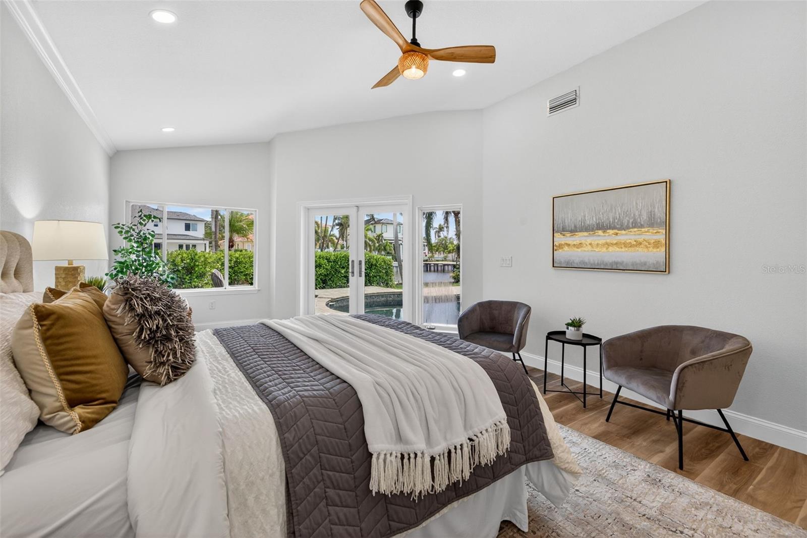 Listing photo id 29 for 1233 Eden Isle Drive Ne