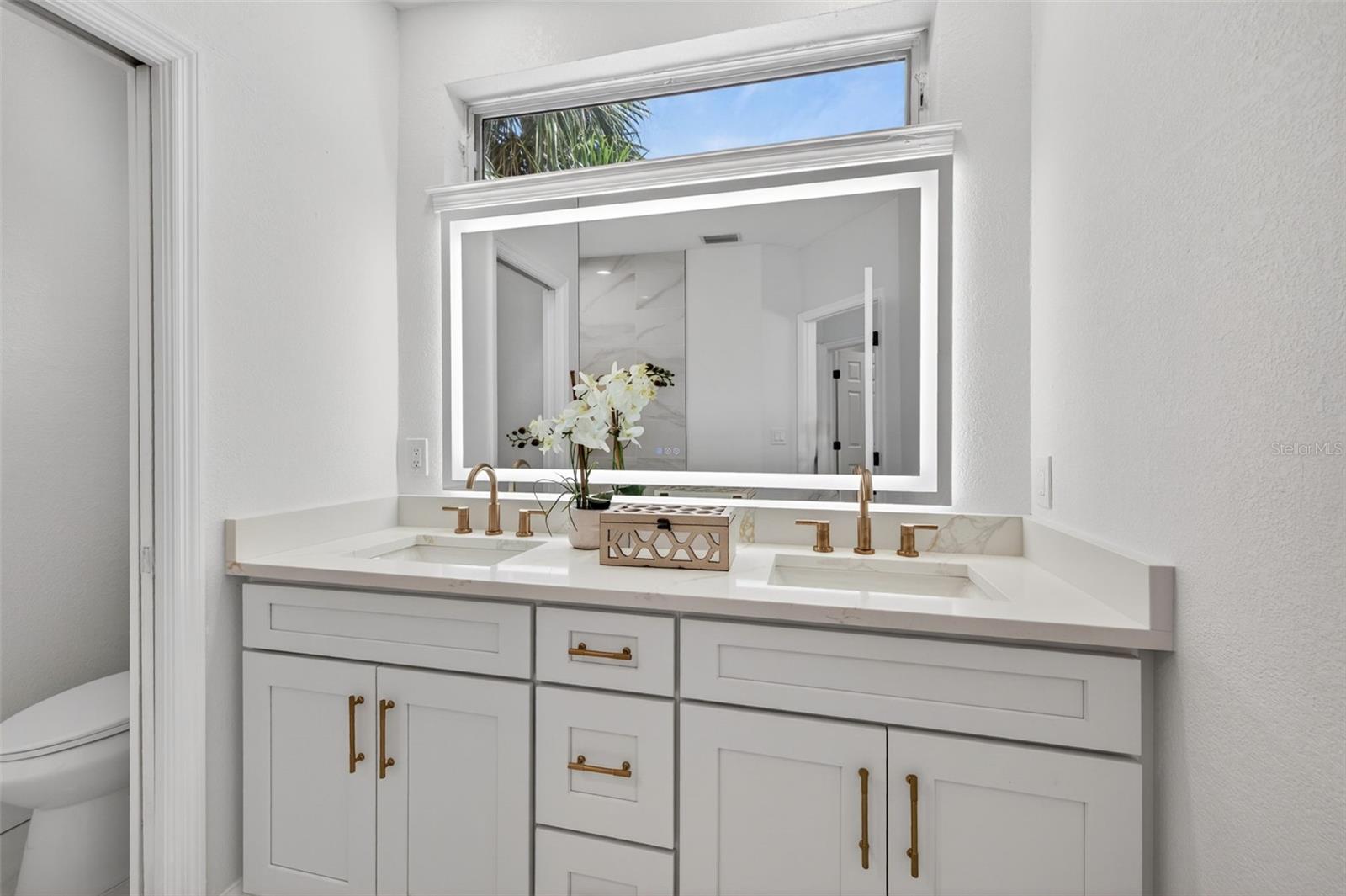 Listing photo id 34 for 1233 Eden Isle Drive Ne