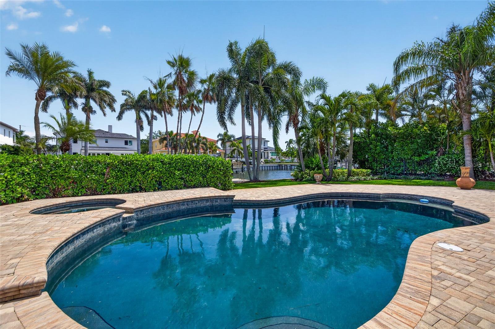 Listing photo id 42 for 1233 Eden Isle Drive Ne