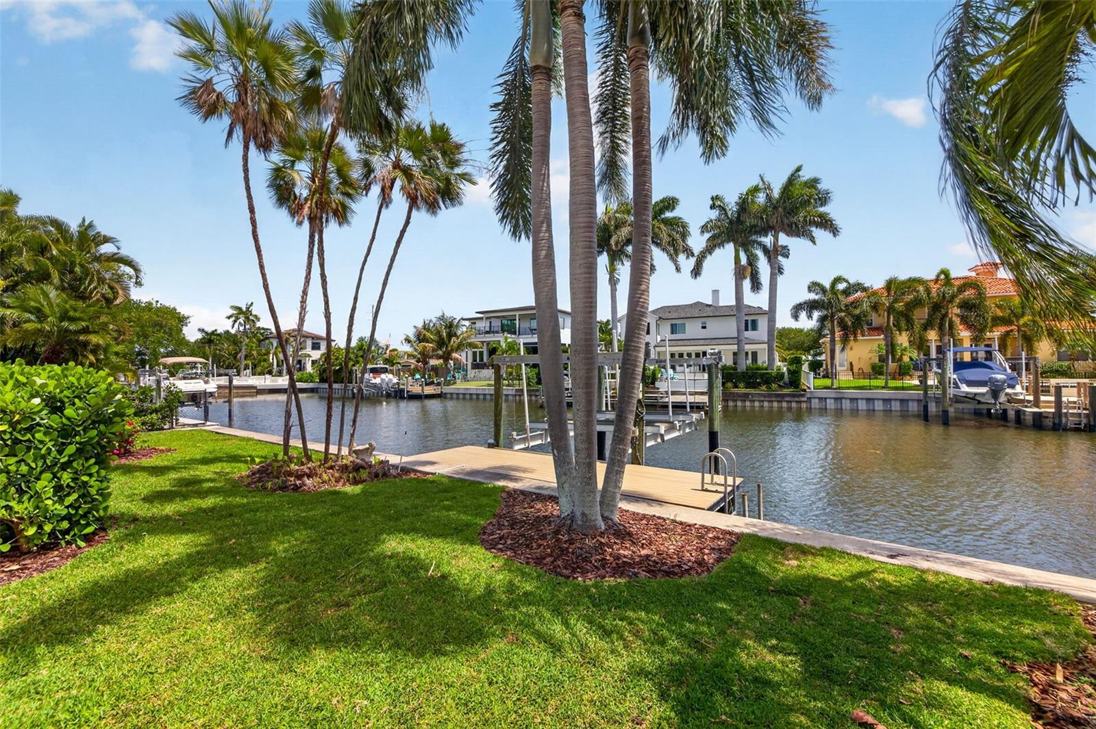 Listing photo id 43 for 1233 Eden Isle Drive Ne