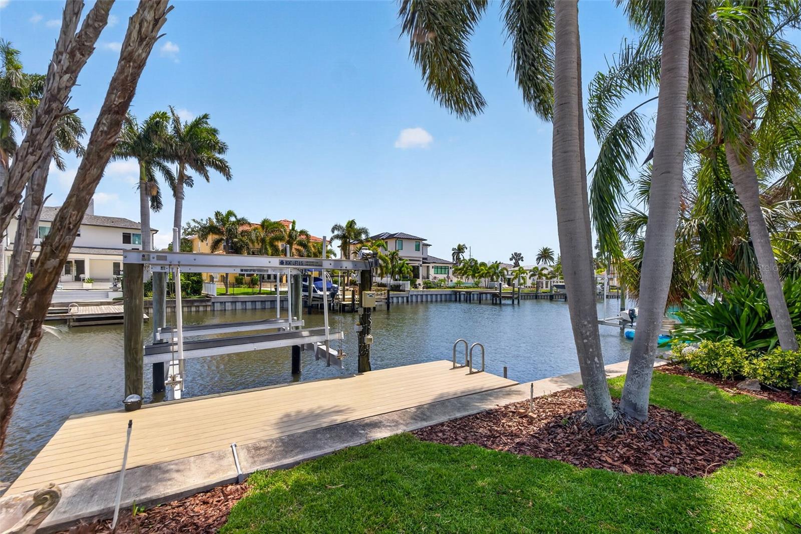 Listing photo id 45 for 1233 Eden Isle Drive Ne