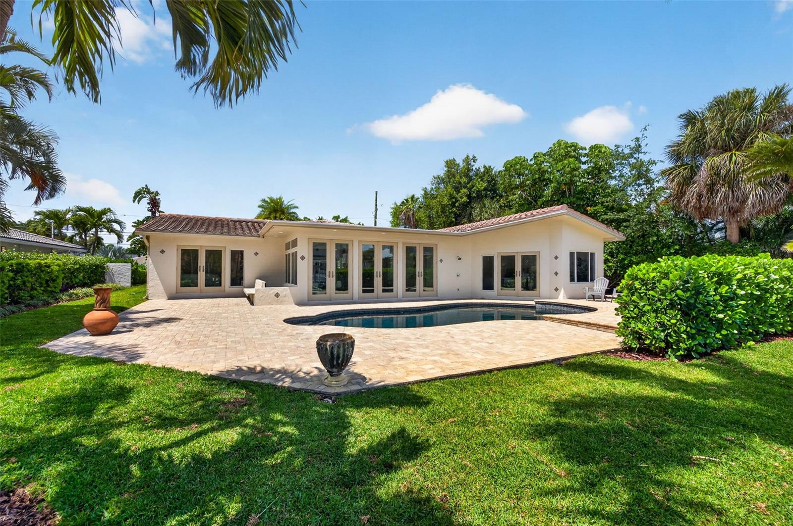 Listing photo id 46 for 1233 Eden Isle Drive Ne