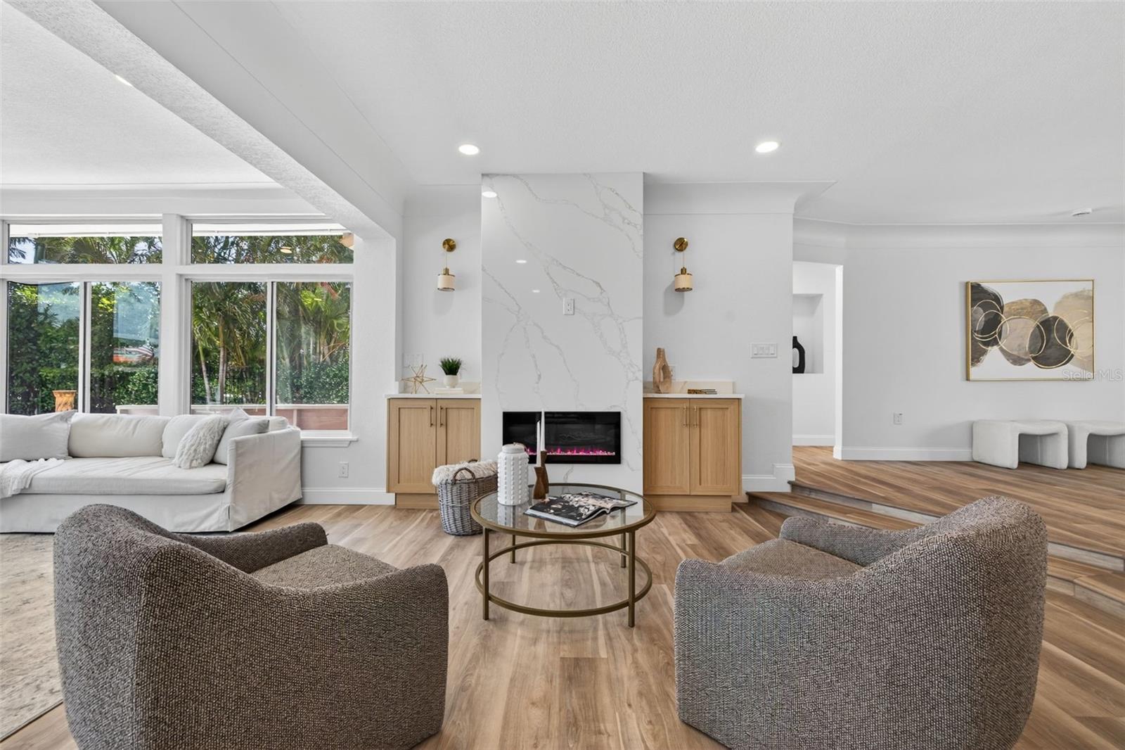 Listing photo id 3 for 1233 Eden Isle Drive Ne