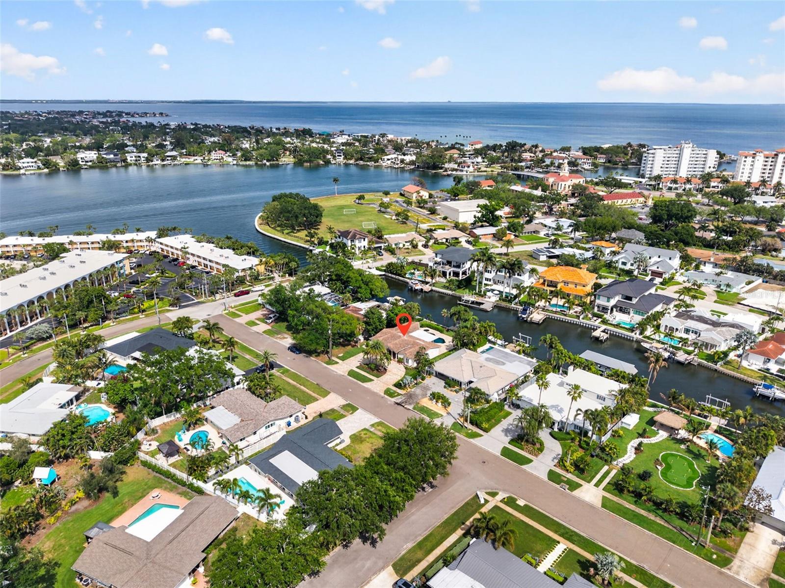 Listing photo id 50 for 1233 Eden Isle Drive Ne