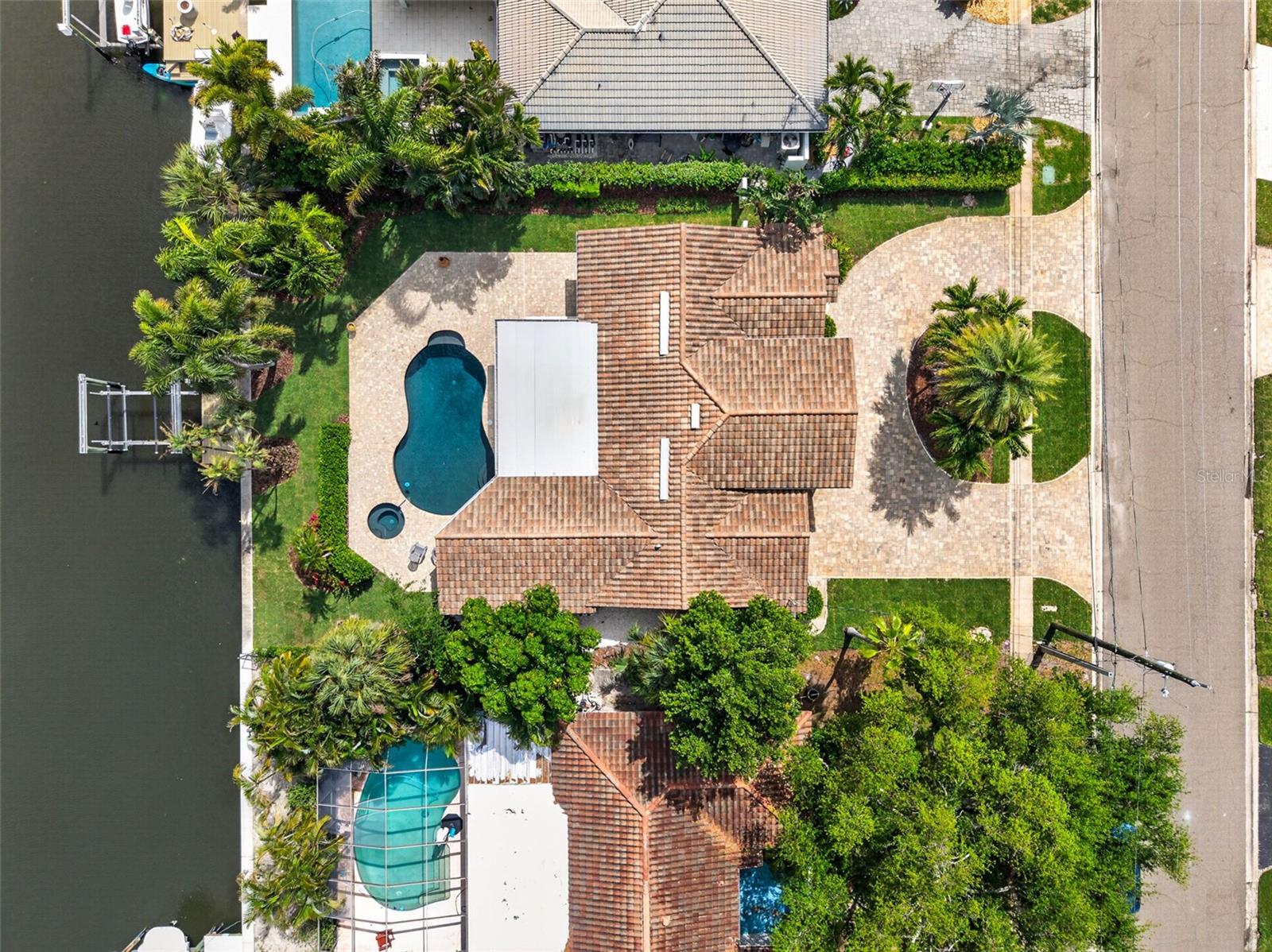 Listing photo id 52 for 1233 Eden Isle Drive Ne