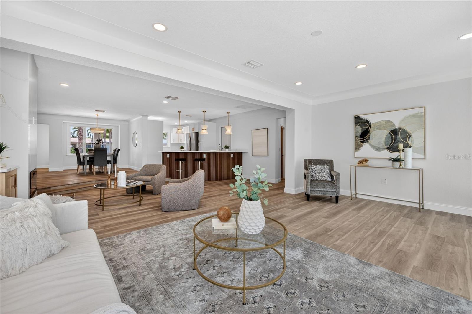 Listing photo id 5 for 1233 Eden Isle Drive Ne