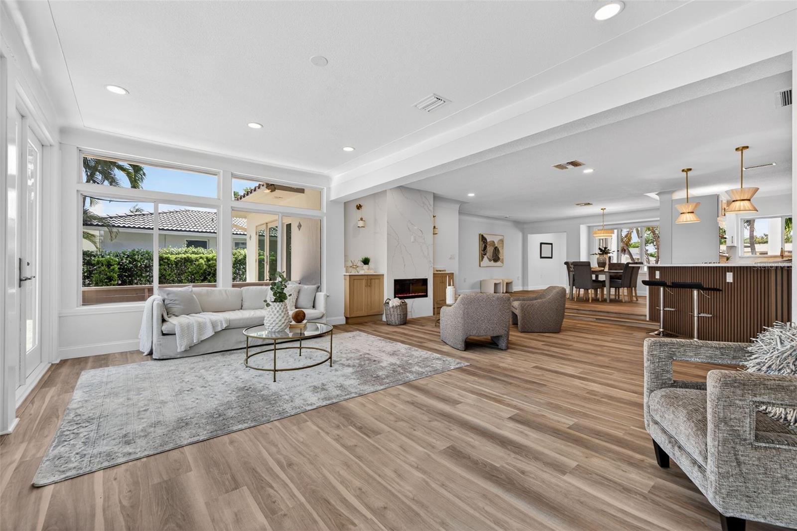 Listing photo id 6 for 1233 Eden Isle Drive Ne