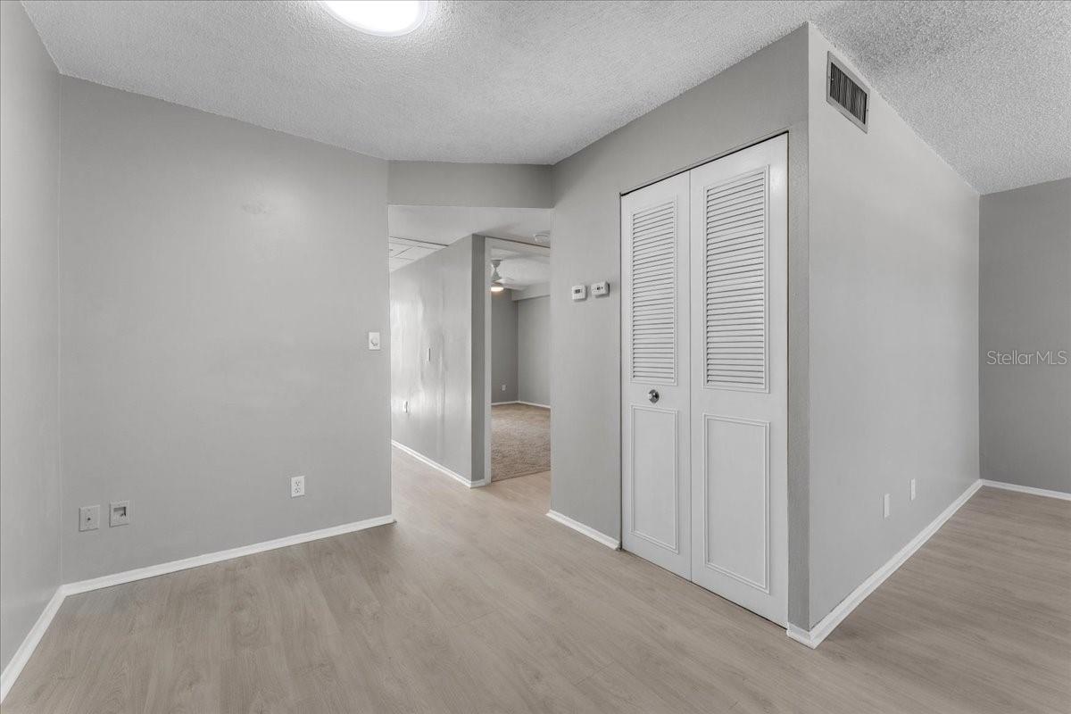 Listing photo id 8 for 4885 1st Street Ne 212