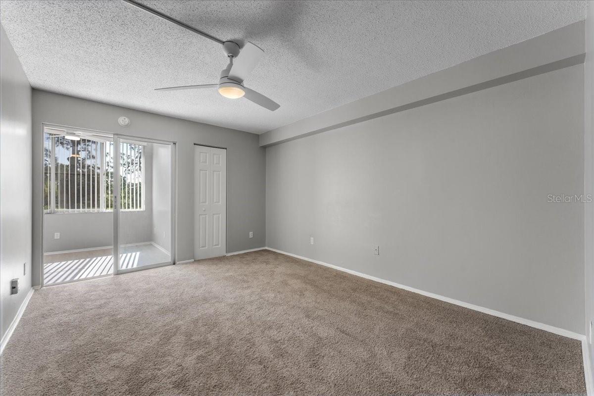 Listing photo id 21 for 4885 1st Street Ne 212