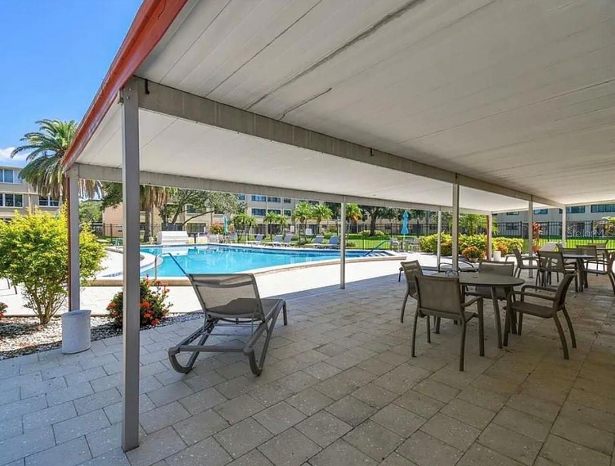 Listing photo id 34 for 4885 1st Street Ne 212