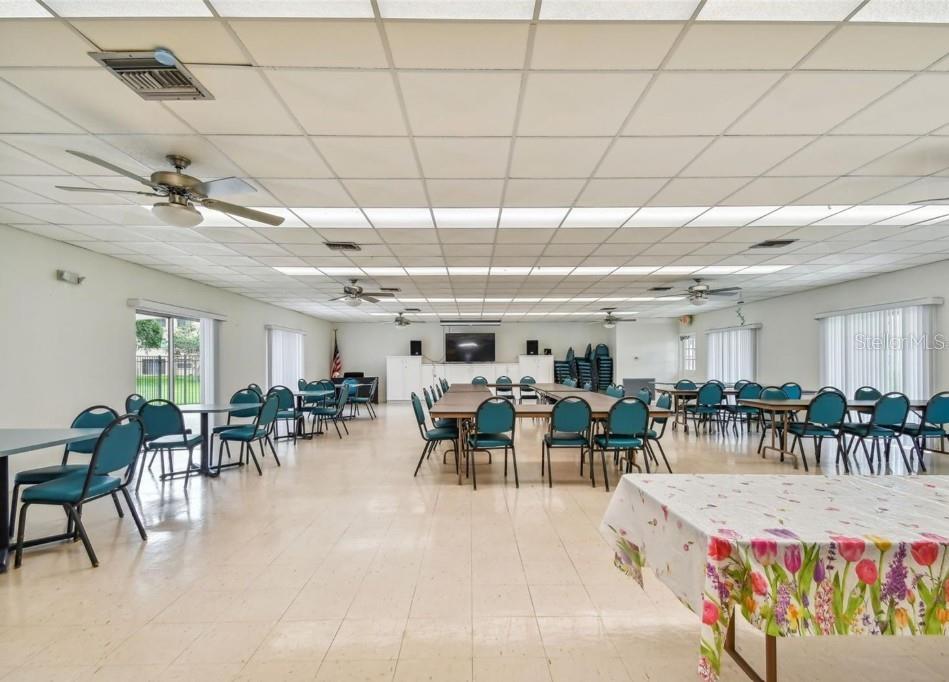 Listing photo id 35 for 4885 1st Street Ne 212