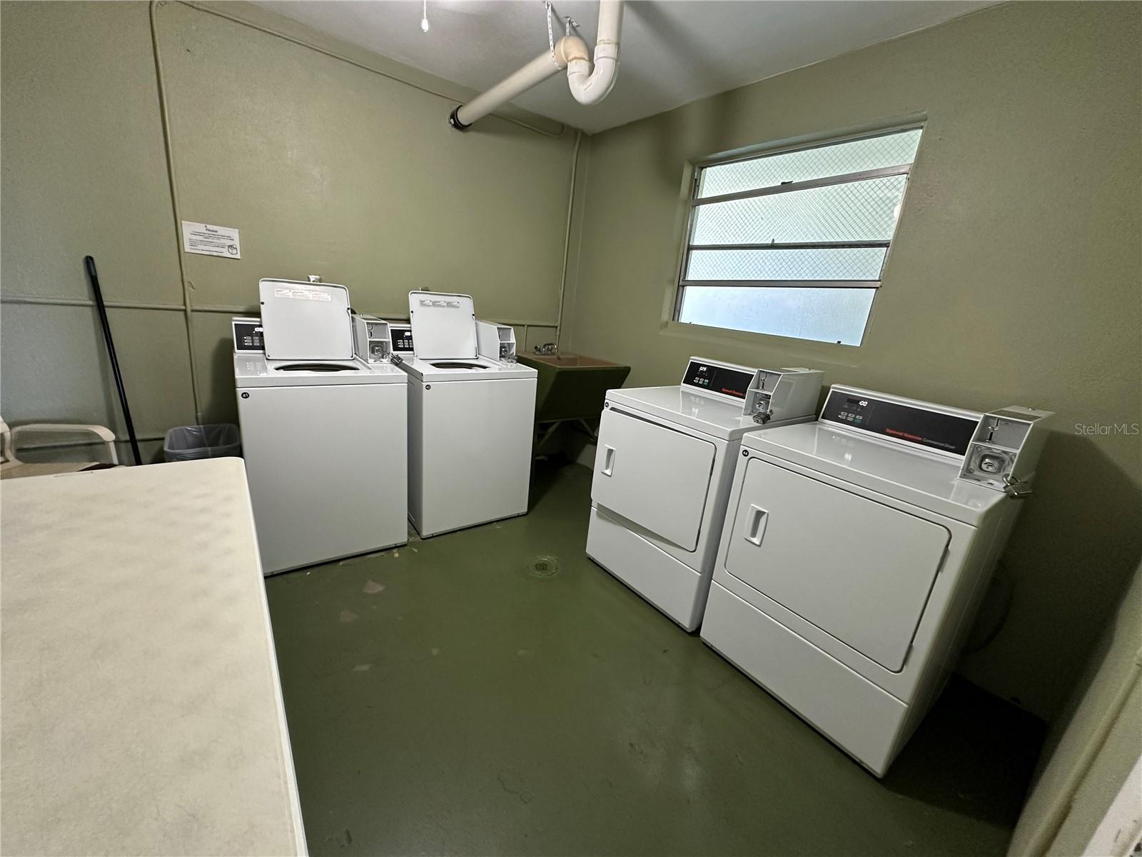 Listing photo id 37 for 4885 1st Street Ne 212