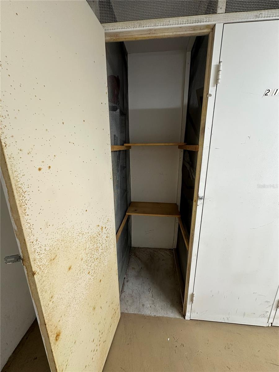 Listing photo id 41 for 4885 1st Street Ne 212