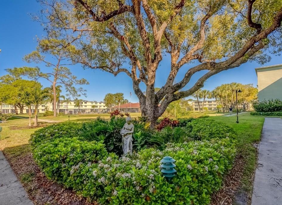 Listing photo id 43 for 4885 1st Street Ne 212