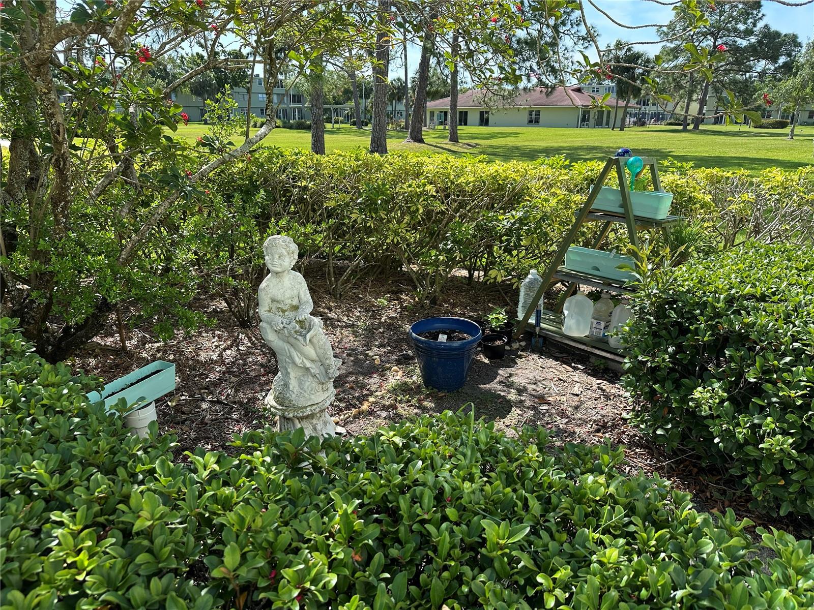 Listing photo id 44 for 4885 1st Street Ne 212