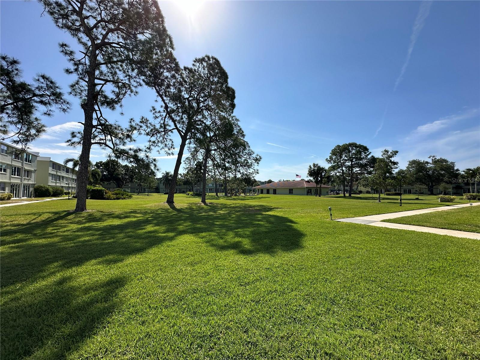 Listing photo id 45 for 4885 1st Street Ne 212