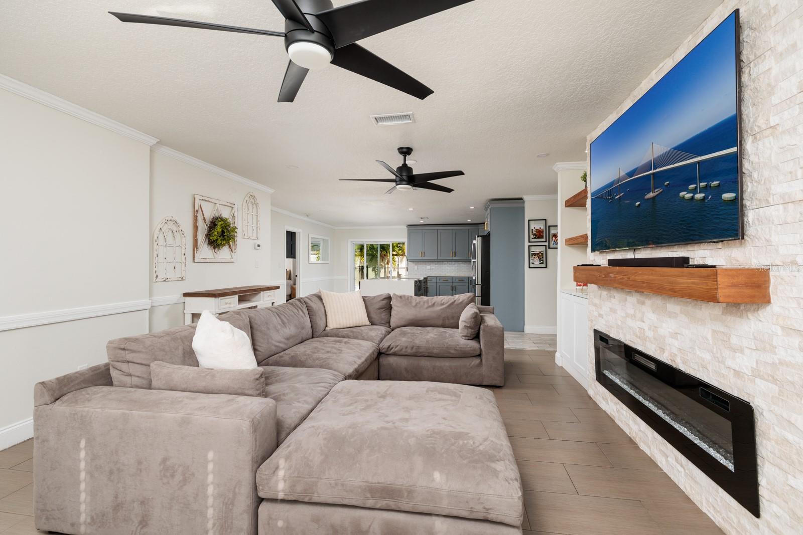 Image 13 of 35 For 9481 Monica Drive