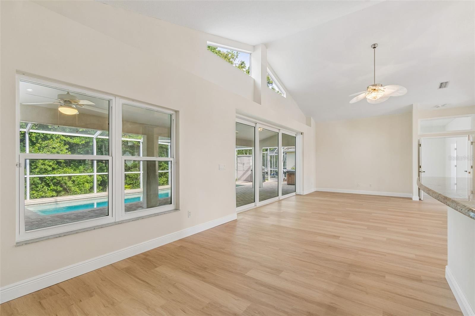 Image 22 of 47 For 19004 Saint Laurent Drive