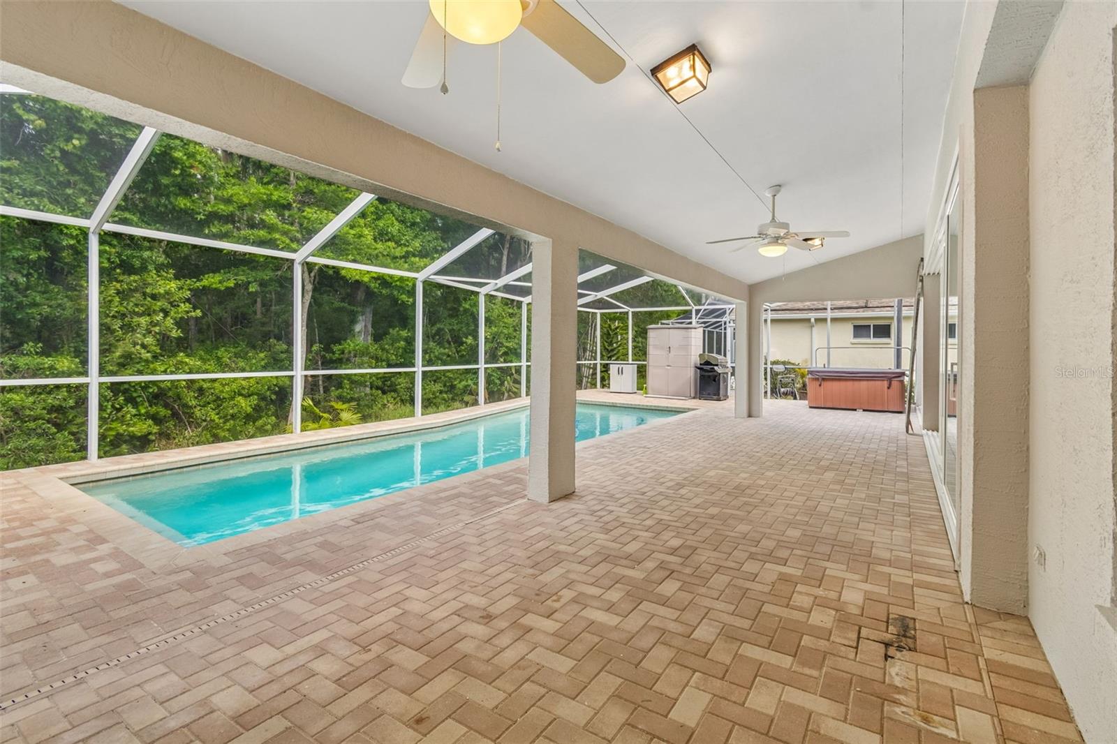 Image 27 of 47 For 19004 Saint Laurent Drive