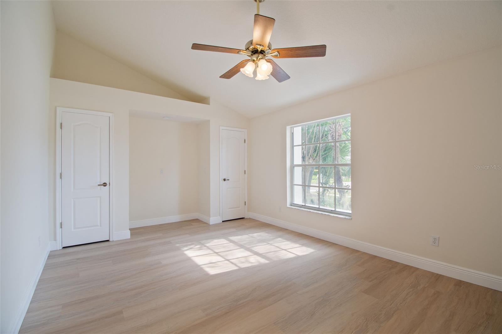 Image 39 of 47 For 19004 Saint Laurent Drive