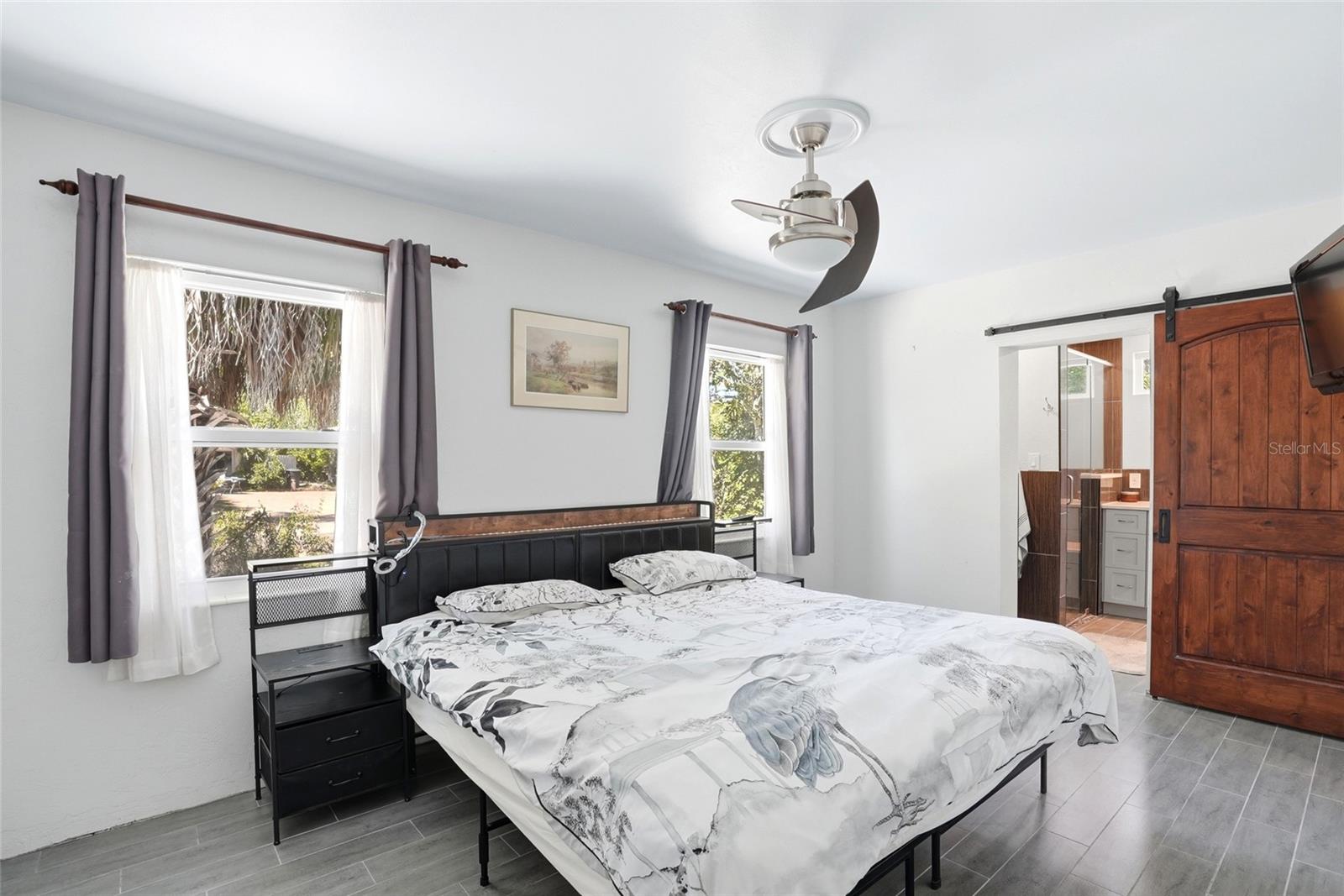 Image 11 of 38 For 4624 27th Avenue S