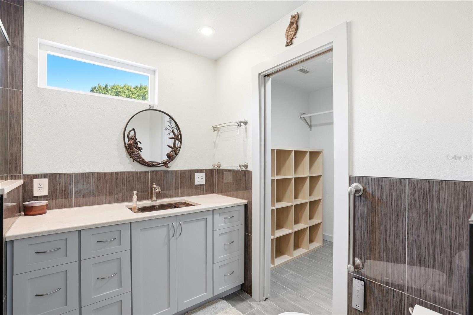 Image 13 of 38 For 4624 27th Avenue S