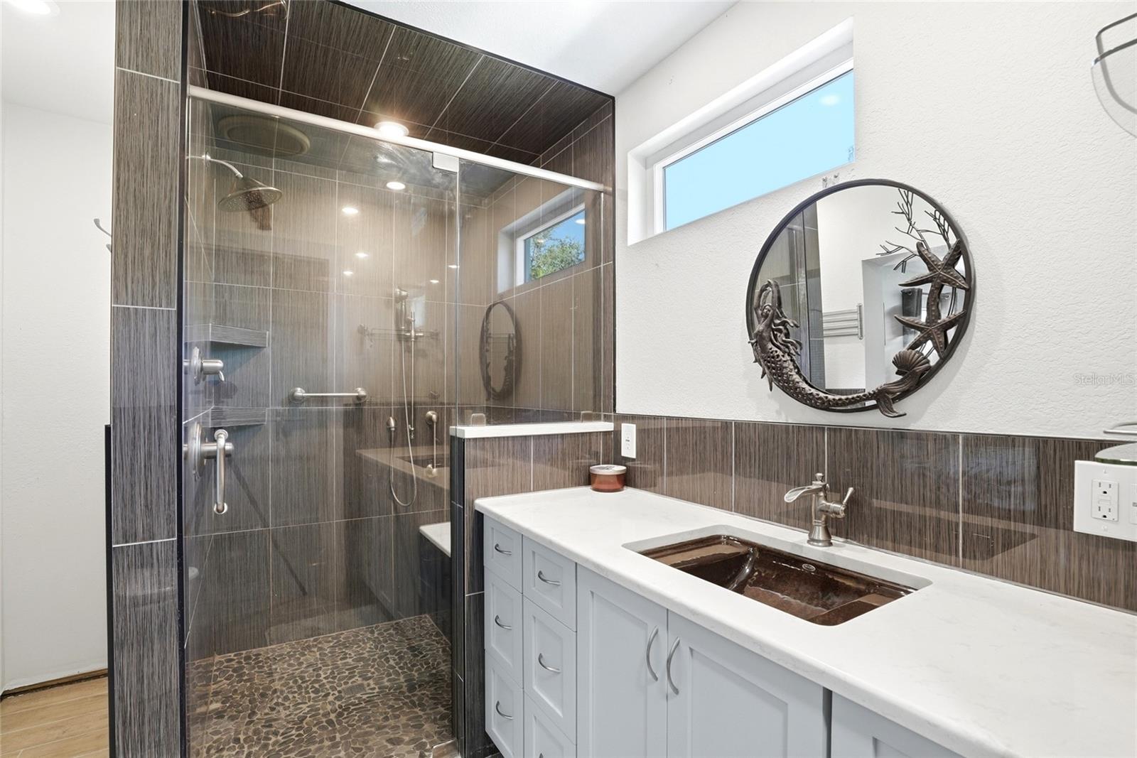 Image 15 of 38 For 4624 27th Avenue S