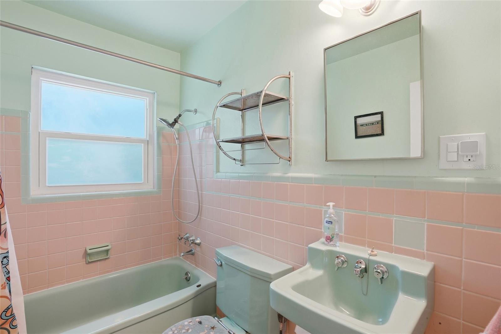 Image 16 of 38 For 4624 27th Avenue S