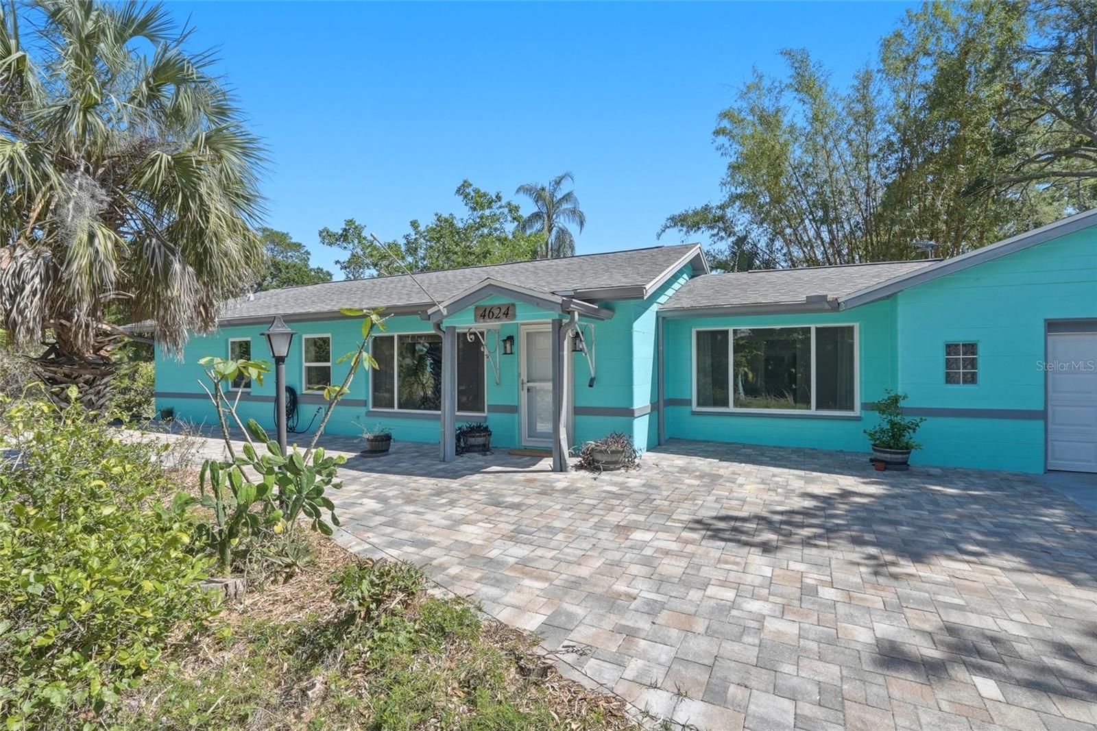 Image 2 of 38 For 4624 27th Avenue S