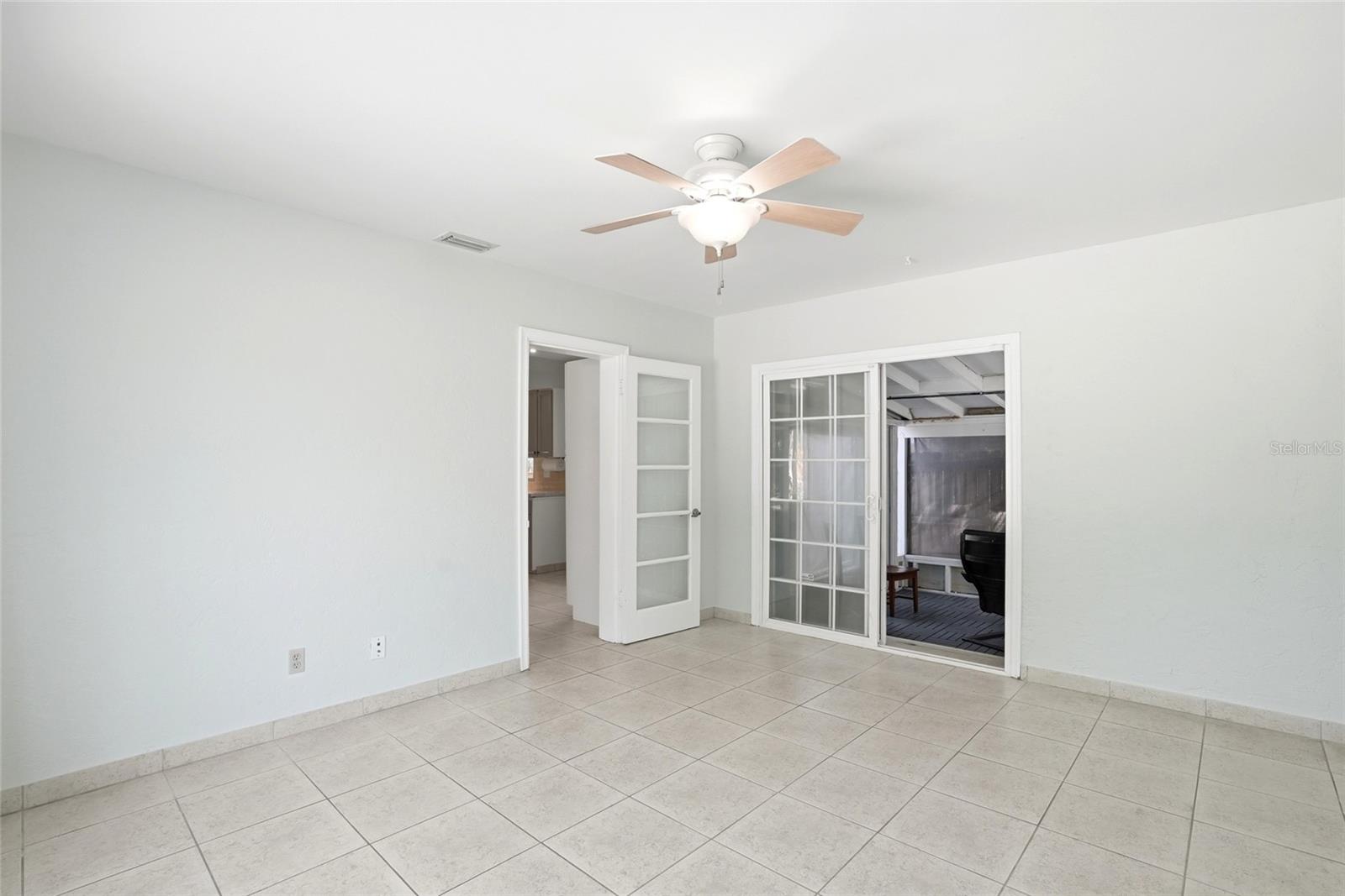 Image 21 of 38 For 4624 27th Avenue S