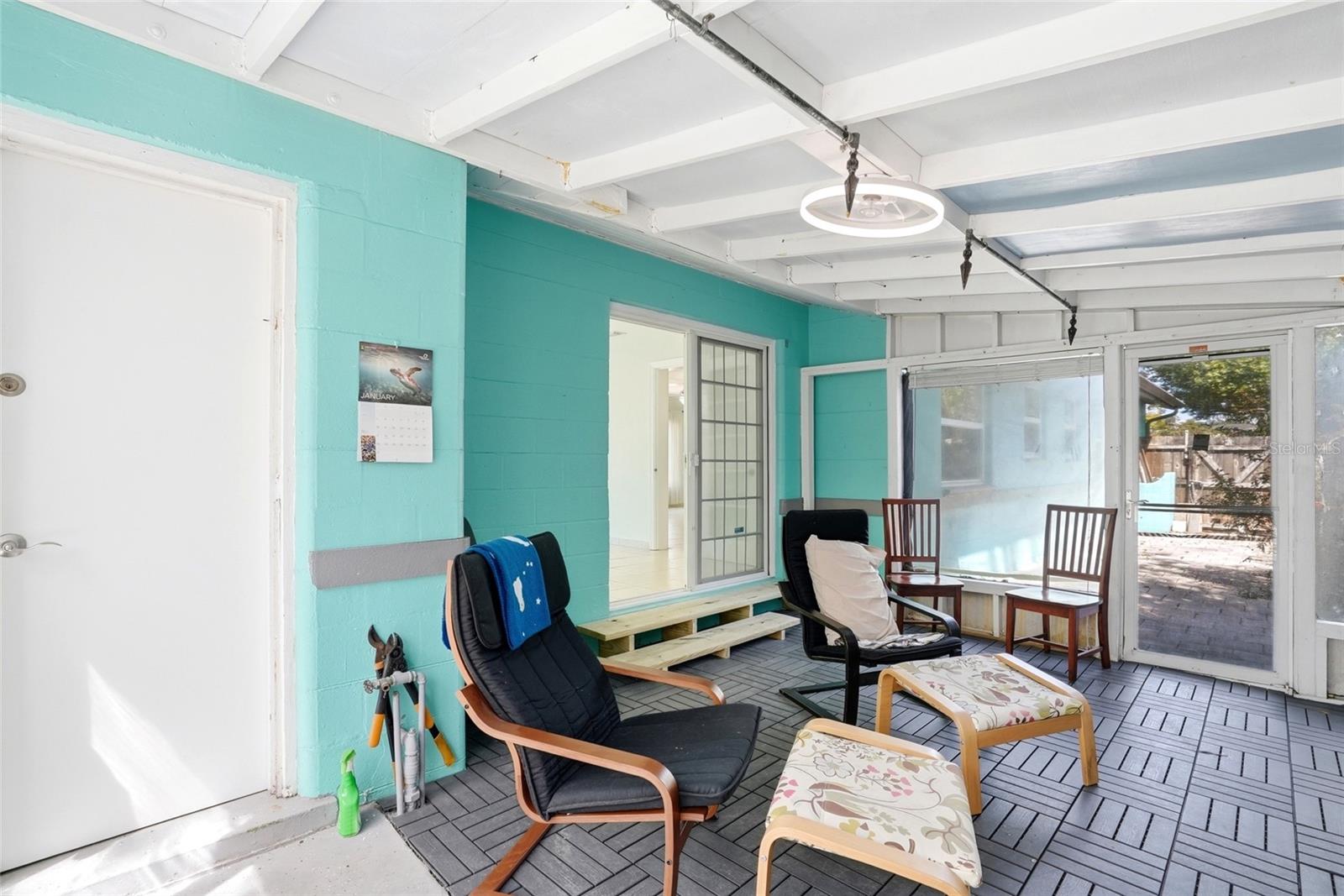 Image 23 of 38 For 4624 27th Avenue S