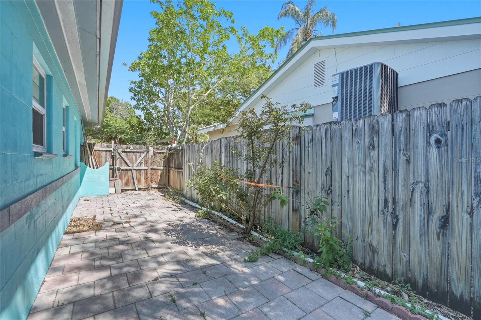 Image 25 of 38 For 4624 27th Avenue S