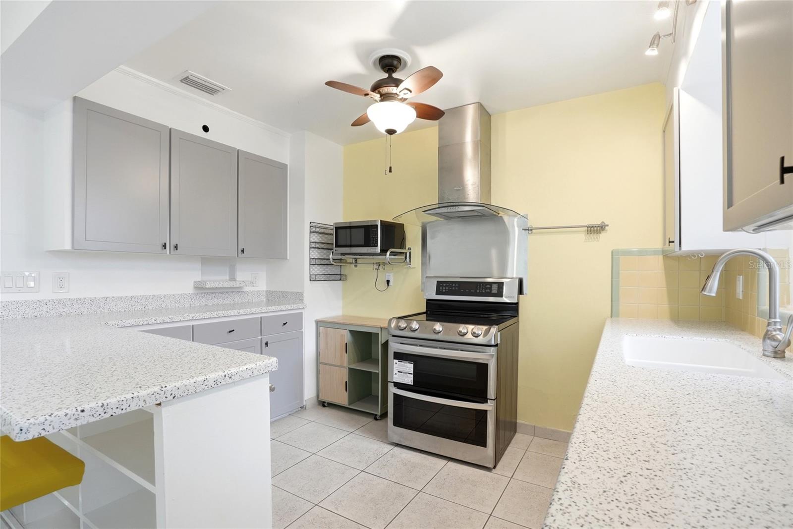 Image 7 of 38 For 4624 27th Avenue S