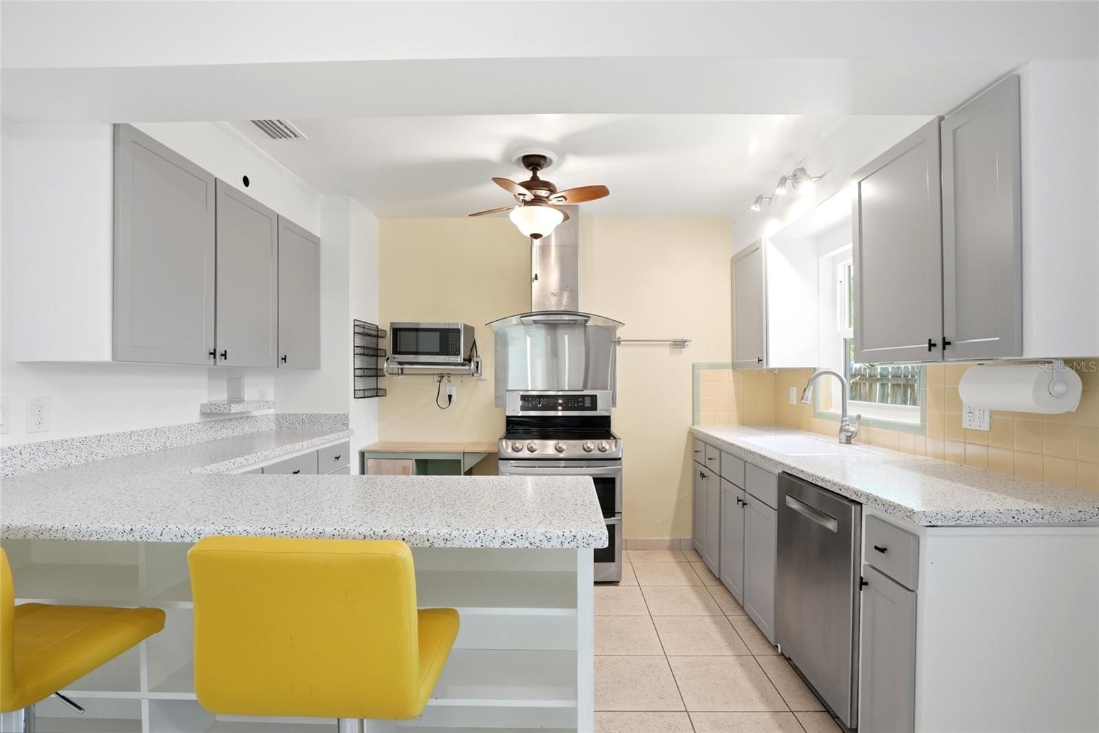 Image 9 of 38 For 4624 27th Avenue S