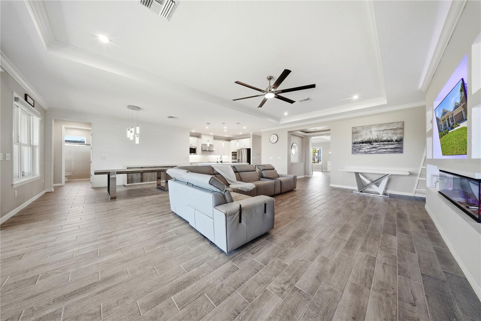 Image 16 of 63 For 7121 Bradbury Circle