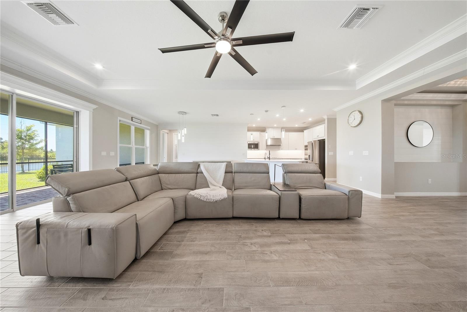 Image 17 of 63 For 7121 Bradbury Circle