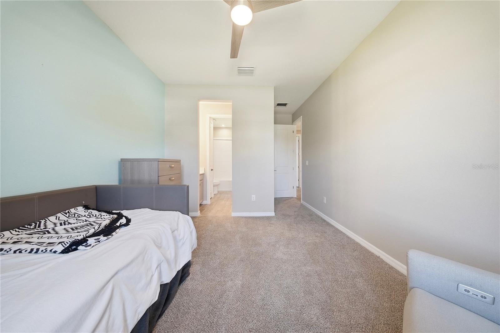 Image 28 of 63 For 7121 Bradbury Circle