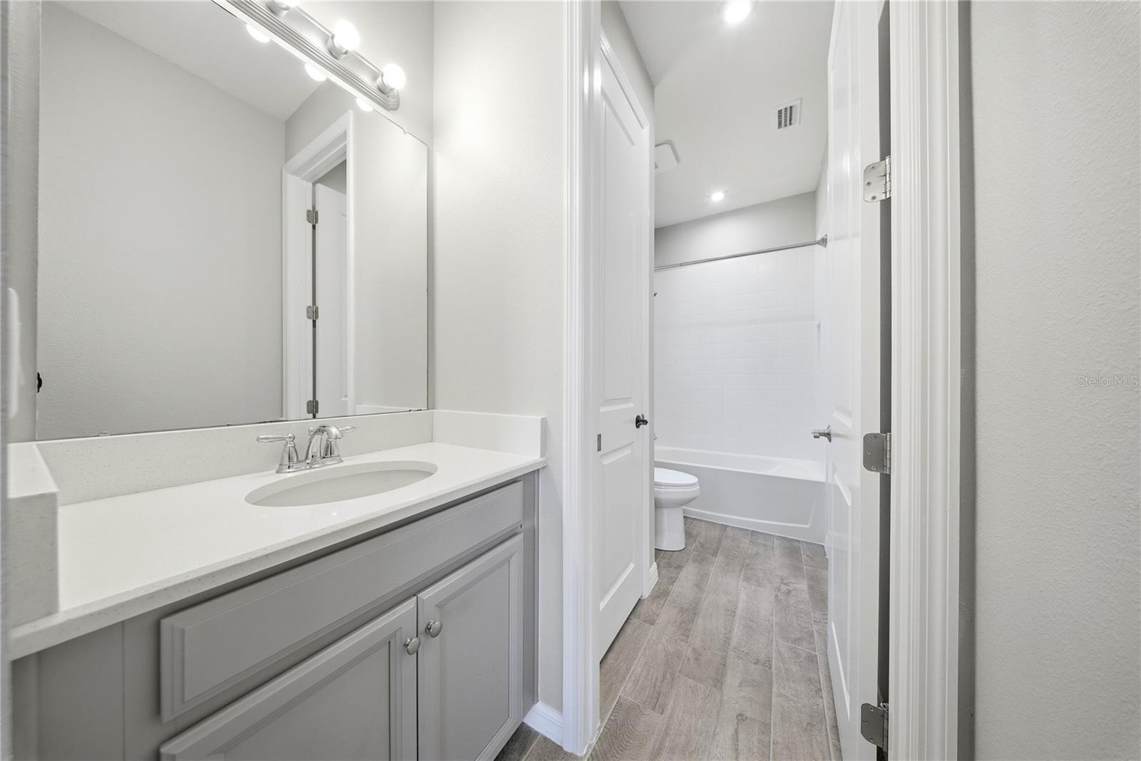 Image 29 of 63 For 7121 Bradbury Circle