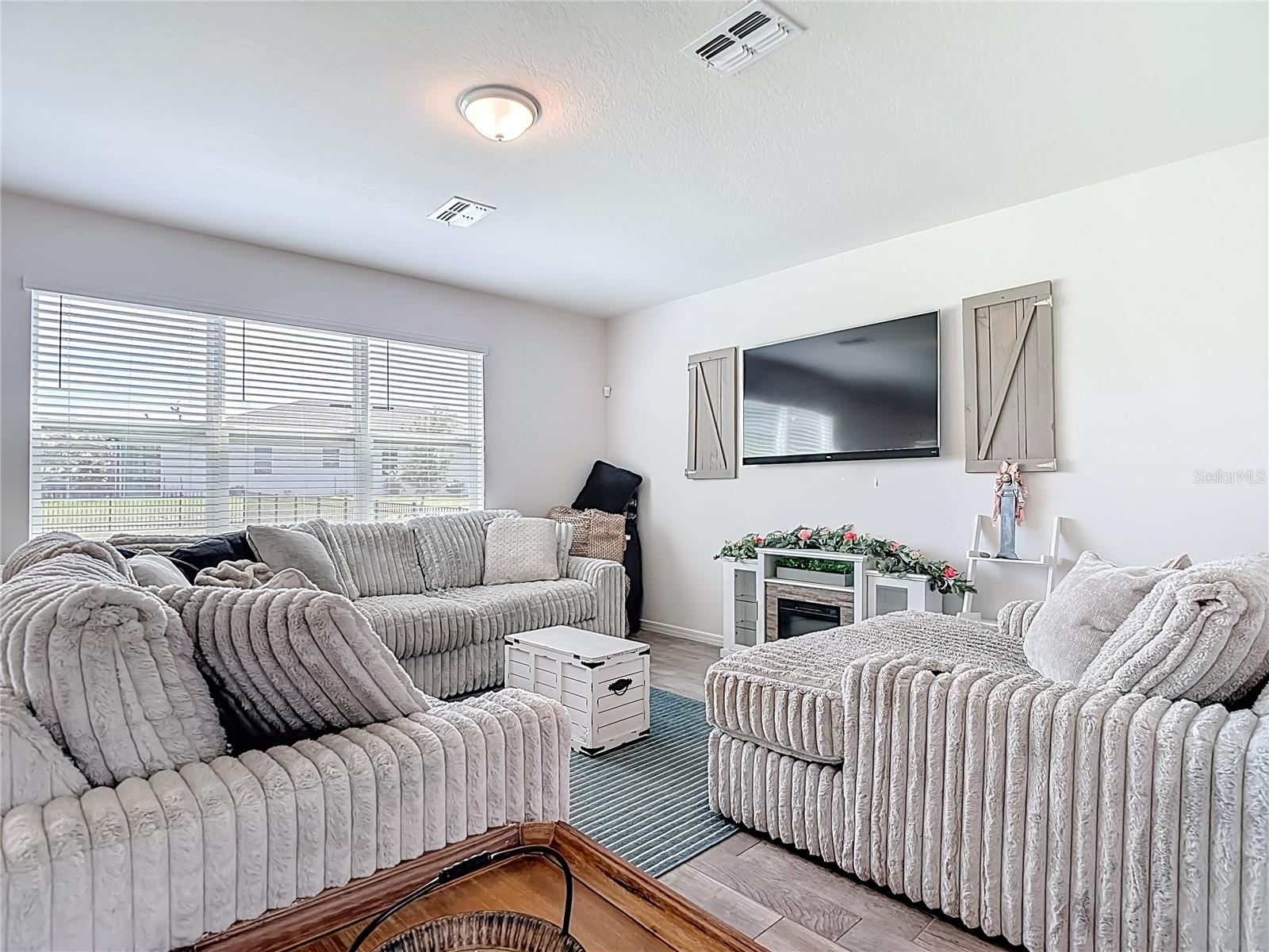 Image 4 of 26 For 6136 Bradford Woods Drive