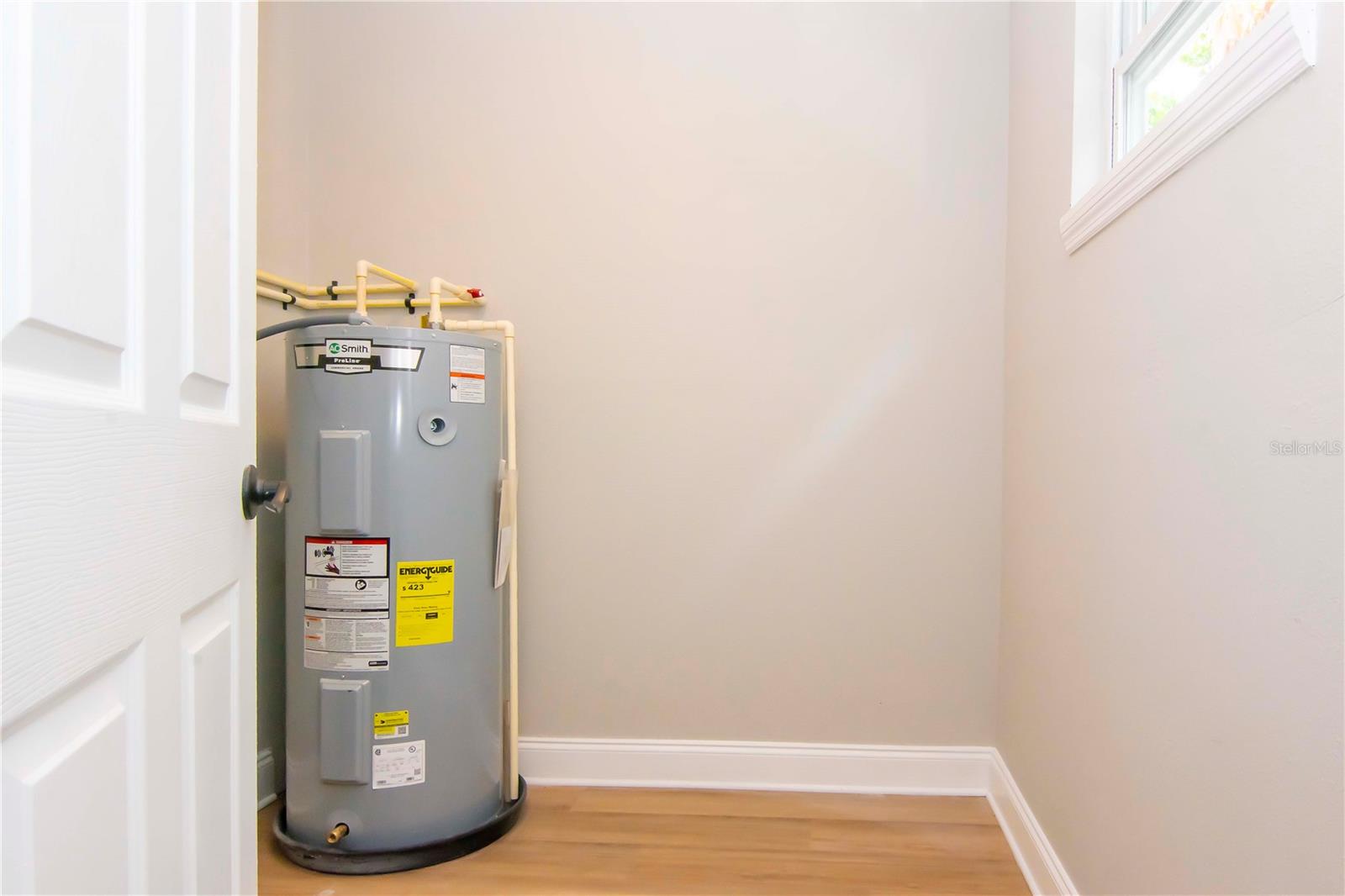 Image 26 of 32 For 3708 Tyson Avenue