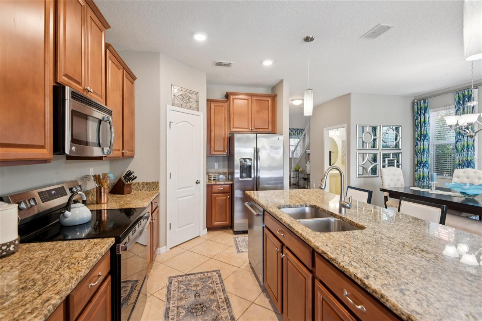 Image 12 of 42 For 12010 Lake Boulevard