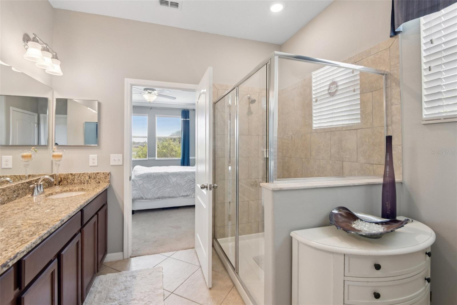 Image 19 of 42 For 12010 Lake Boulevard