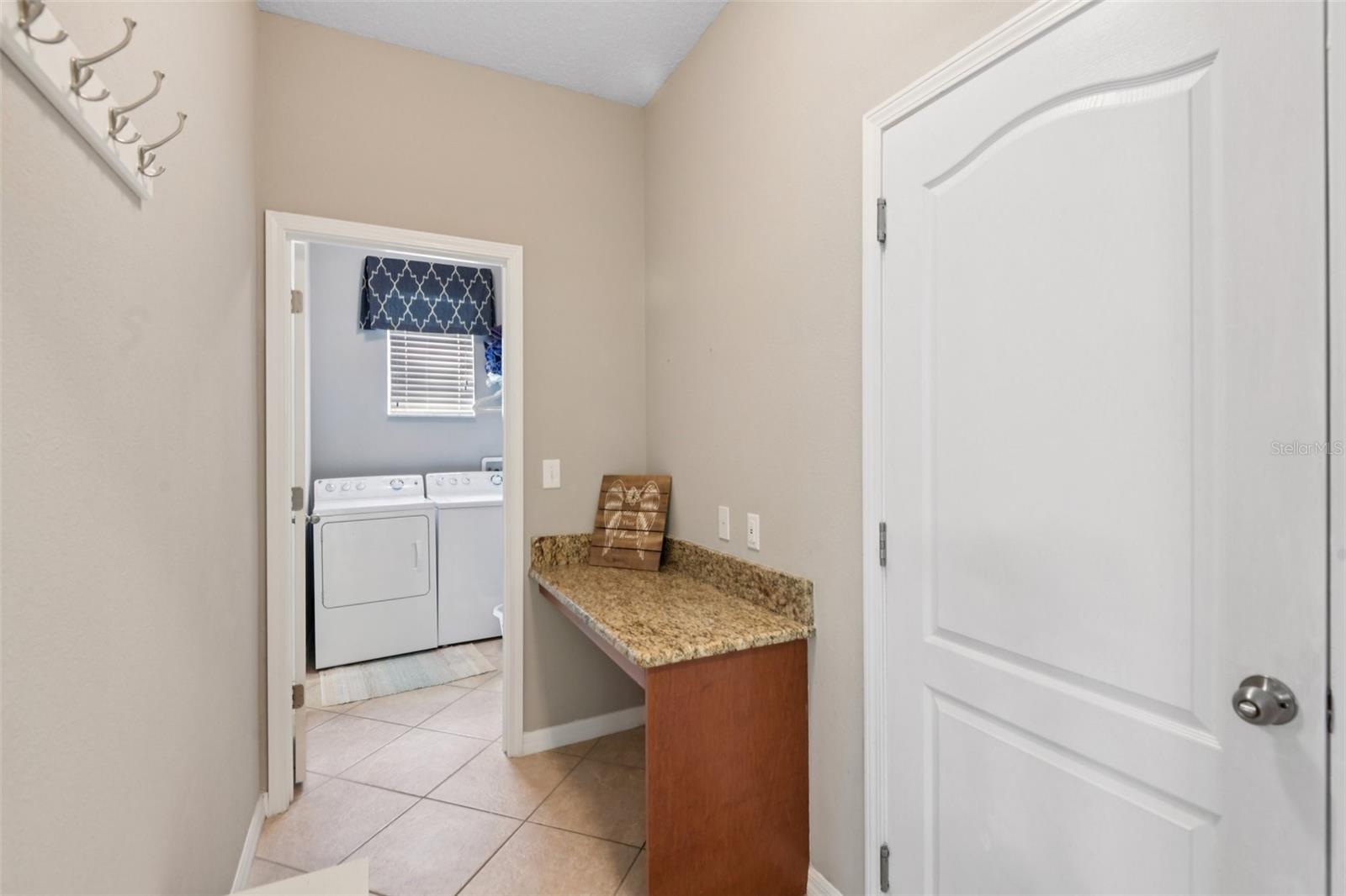 Image 21 of 42 For 12010 Lake Boulevard