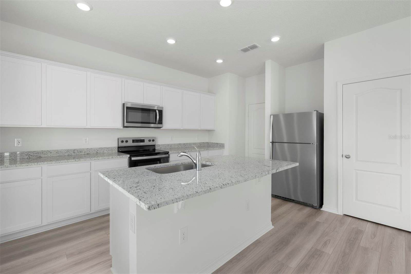 Image 8 of 31 For 1783 White Elephant Loop